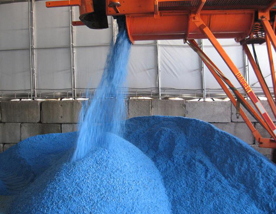 Pretrempage de sel - Services d'hiver avec Multi Routes Inc.