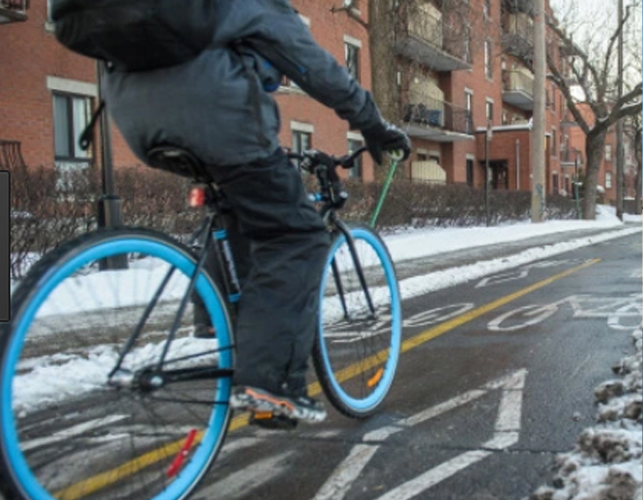 Déglacage des pistes cyclables - Services hivernaux avec Multi Routes Inc.
